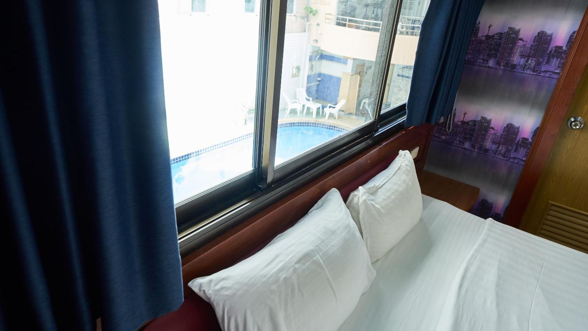 Lime Hotel Patong Room photo