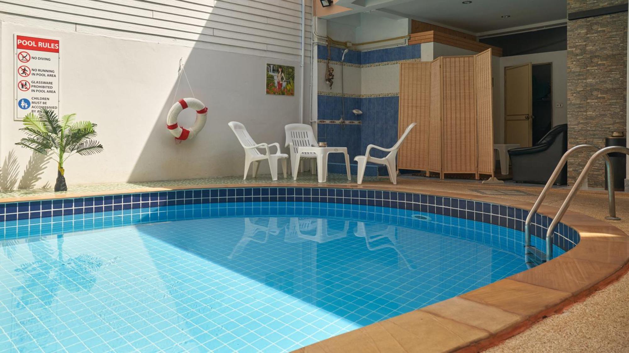 Lime Hotel Patong Exterior photo